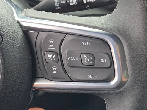 Certified 2025 Jeep Wrangler Unlimited Sahara w/ Safety Group AWD/4WD image 30