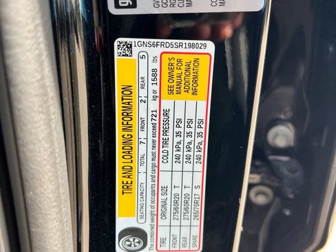 Used 2025 Chevrolet Suburban Premier w/ Sun And Tow Package AWD/4WD image 27