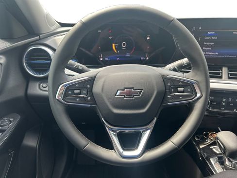 Used 2026 Chevrolet Trax LT w/ Driver Confidence Package FWD image 17
