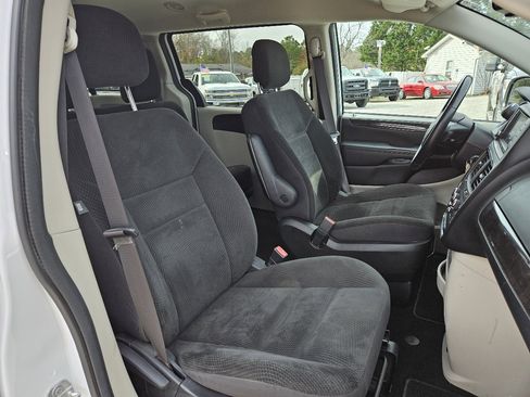 Used 2017 Dodge Grand Caravan SE w/ Power Window Group image 33