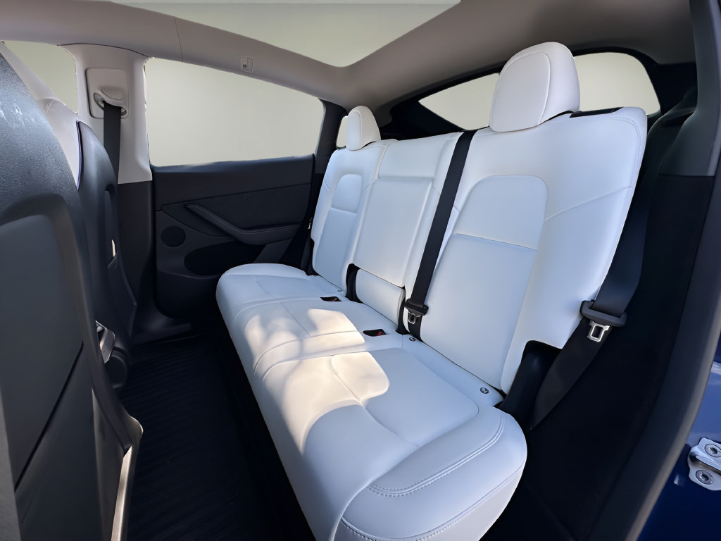 Used 2023 Tesla Model Y Long Range AWD/4WD image 18