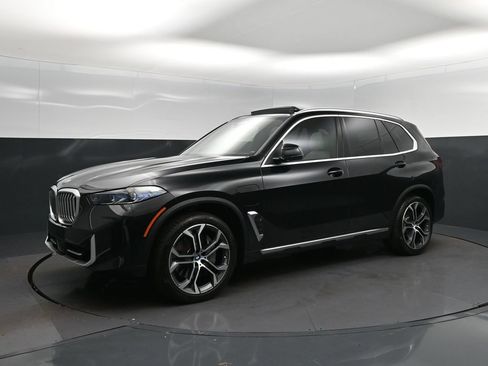 Used 2024 BMW X5 xDrive50e w/ Premium Package AWD/4WD image 3