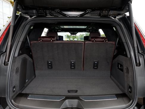 Used 2021 Cadillac Escalade Premium Luxury Platinum RWD image 40