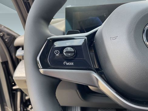 Used 2026 BMW 530i w/ Executive Package image 17