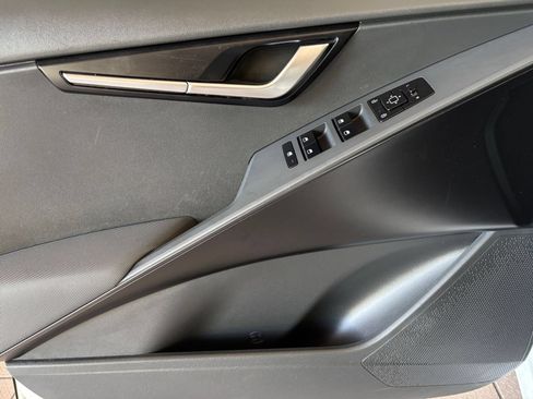 Used 2026 Kia Niro LX FWD image 18