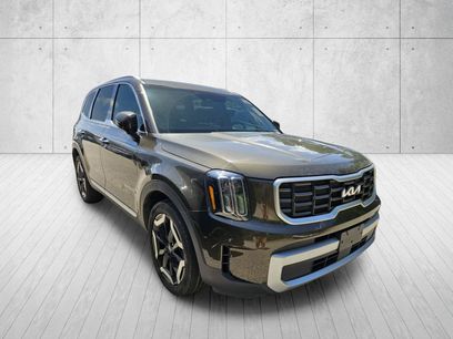 Used 2024 Kia Telluride S w/ S Sunroof Package