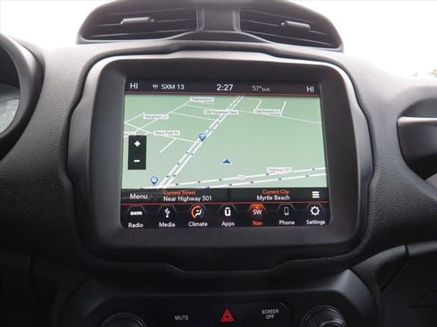 Used 2018 Jeep Renegade Altitude w/ UConnect 8.4 Nav Group image 12