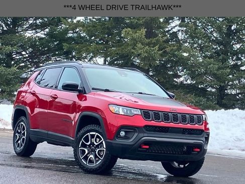 Used 2025 Jeep Compass Trailhawk image 1