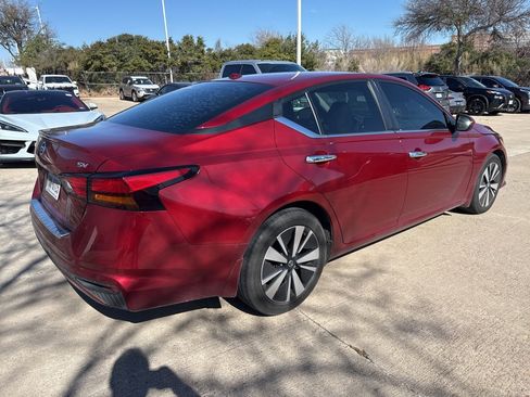 Certified 2021 Nissan Altima 2.5 SV image 3