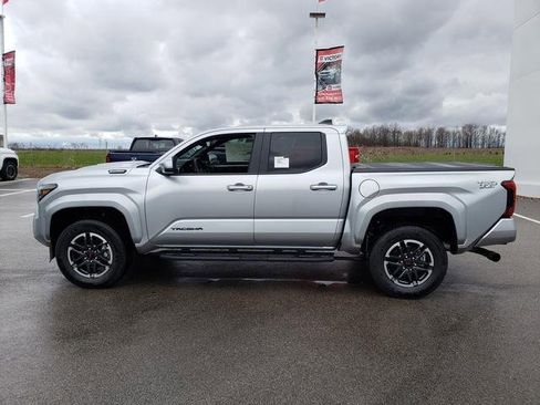 New 2025 Toyota Tacoma TRD Sport image 9