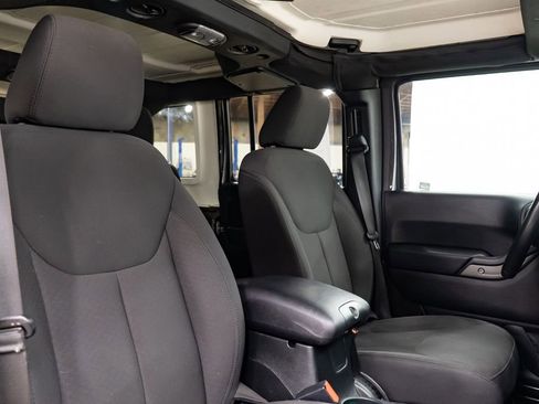 Used 2018 Jeep Wrangler Unlimited Sport w/ Connectivity Group image 26