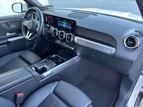 Used 2023 Mercedes-Benz GLB 250 4MATIC image 13