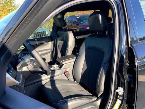 New 2025 Jeep Grand Cherokee L Altitude RWD image 9