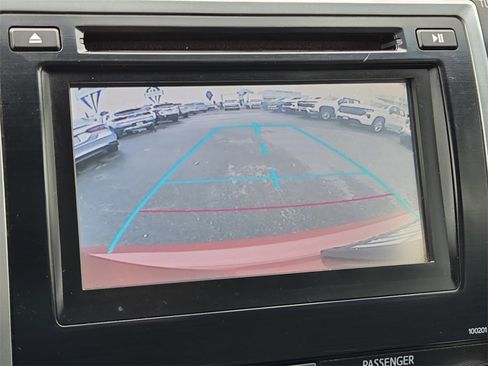 Used 2014 Toyota Camry L image 15