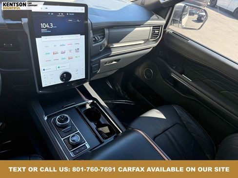 Used 2024 Ford Expedition Platinum image 23