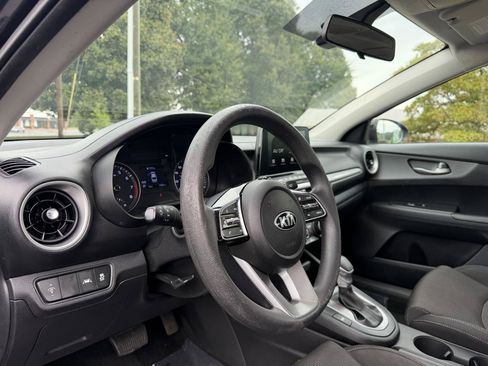 Used 2020 Kia Forte LXS FWD image 10