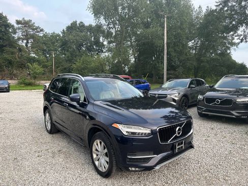Used 2016 Volvo XC90 T6 Momentum w/ Momentum Plus Package AWD/4WD image 3