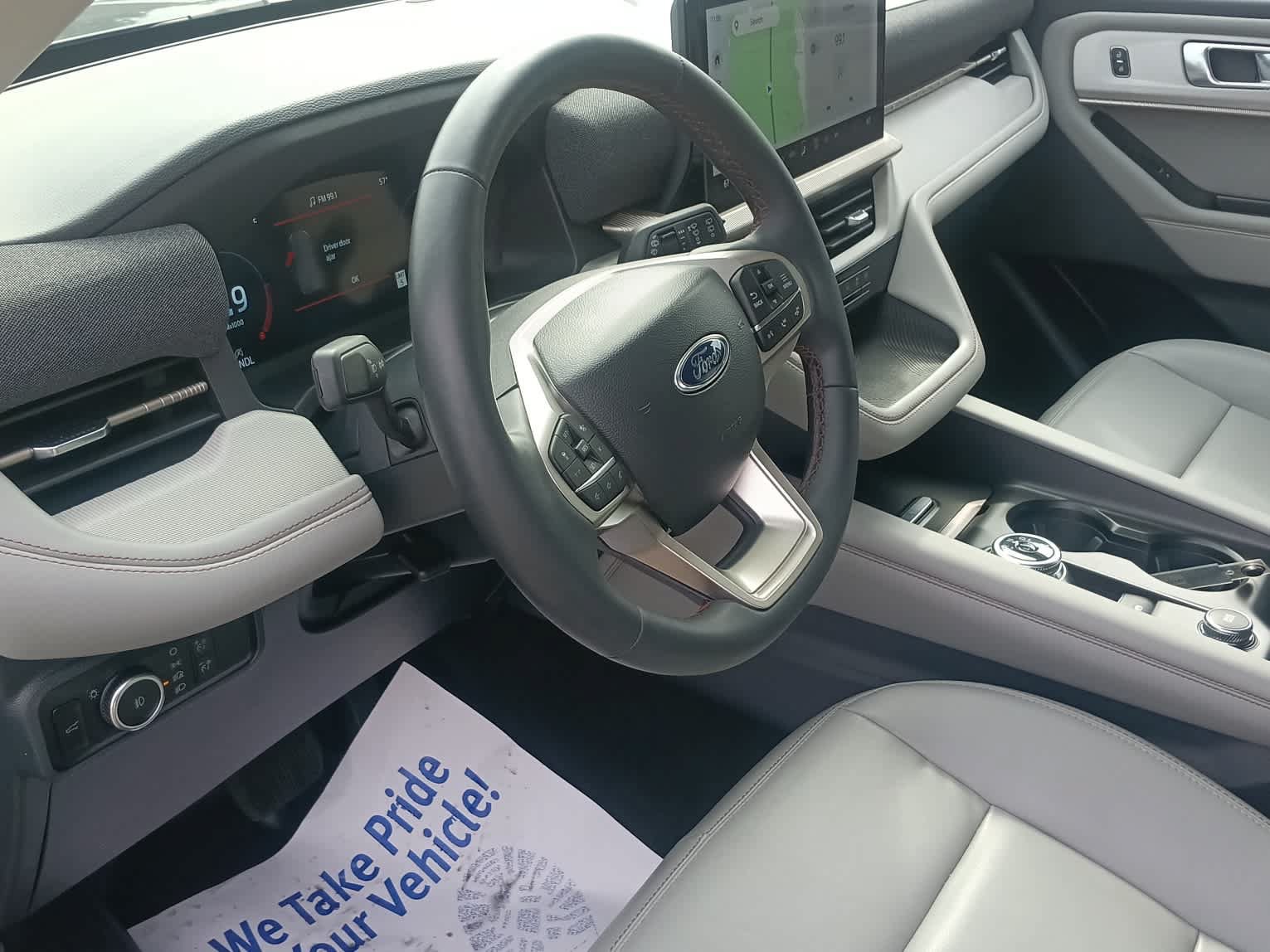 Used 2025 Ford Explorer Active w/ Active Comfort Package AWD/4WD image 16