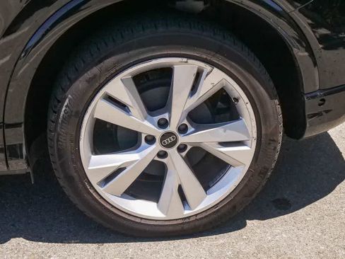 Used 2023 Audi Q4 e-tron Prestige w/ 20" Wheel Package AWD/4WD image 6