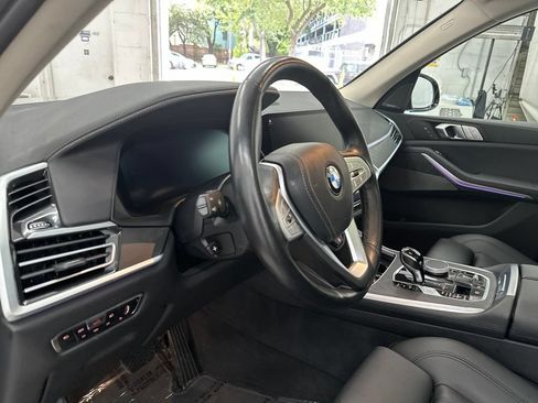 Used 2022 BMW X7 xDrive40i w/ Cold Weather Package AWD/4WD image 14