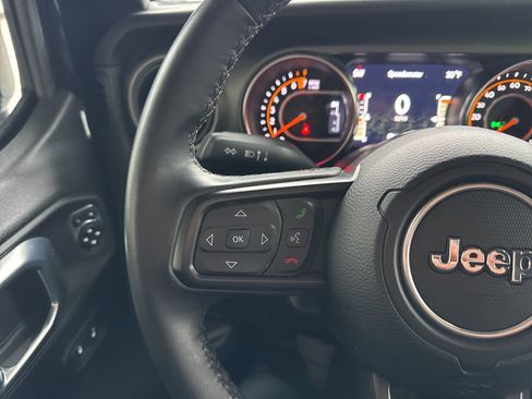 Used 2022 Jeep Wrangler Unlimited Sport image 24