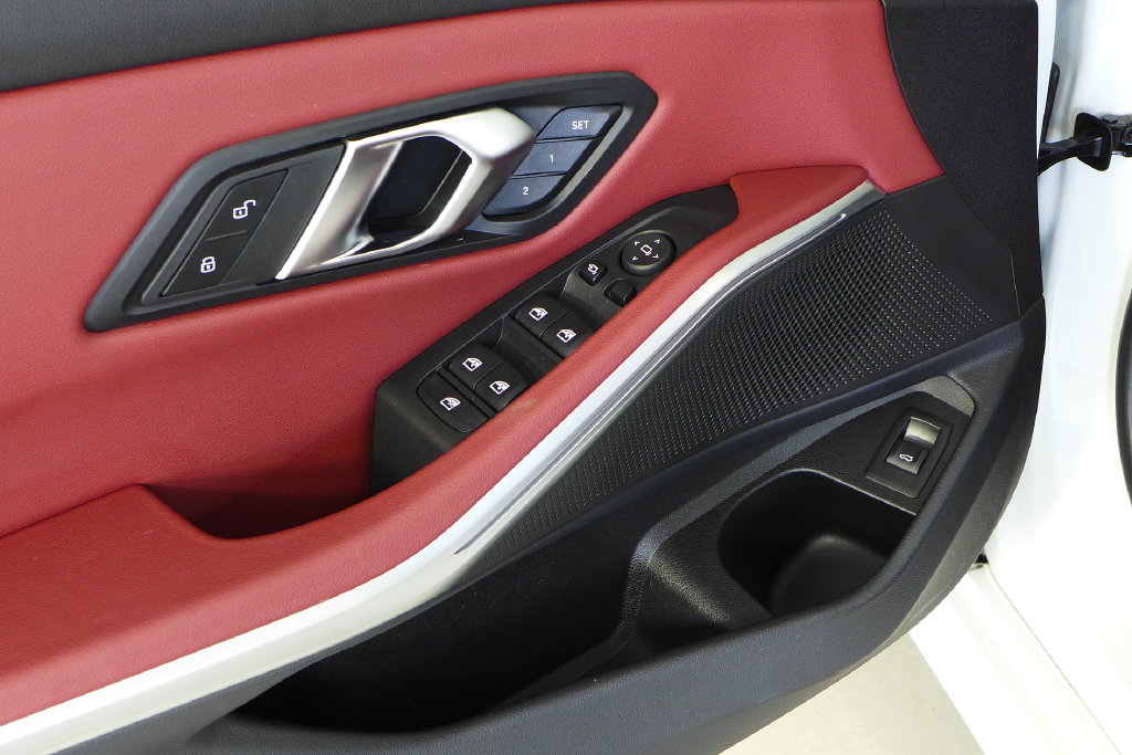 Certified 2024 BMW 330i Sedan w/ Convenience Package RWD image 12