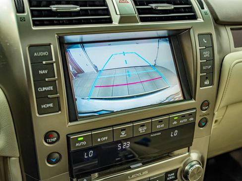 Used 2014 Lexus GX 460 Luxury AWD/4WD image 27