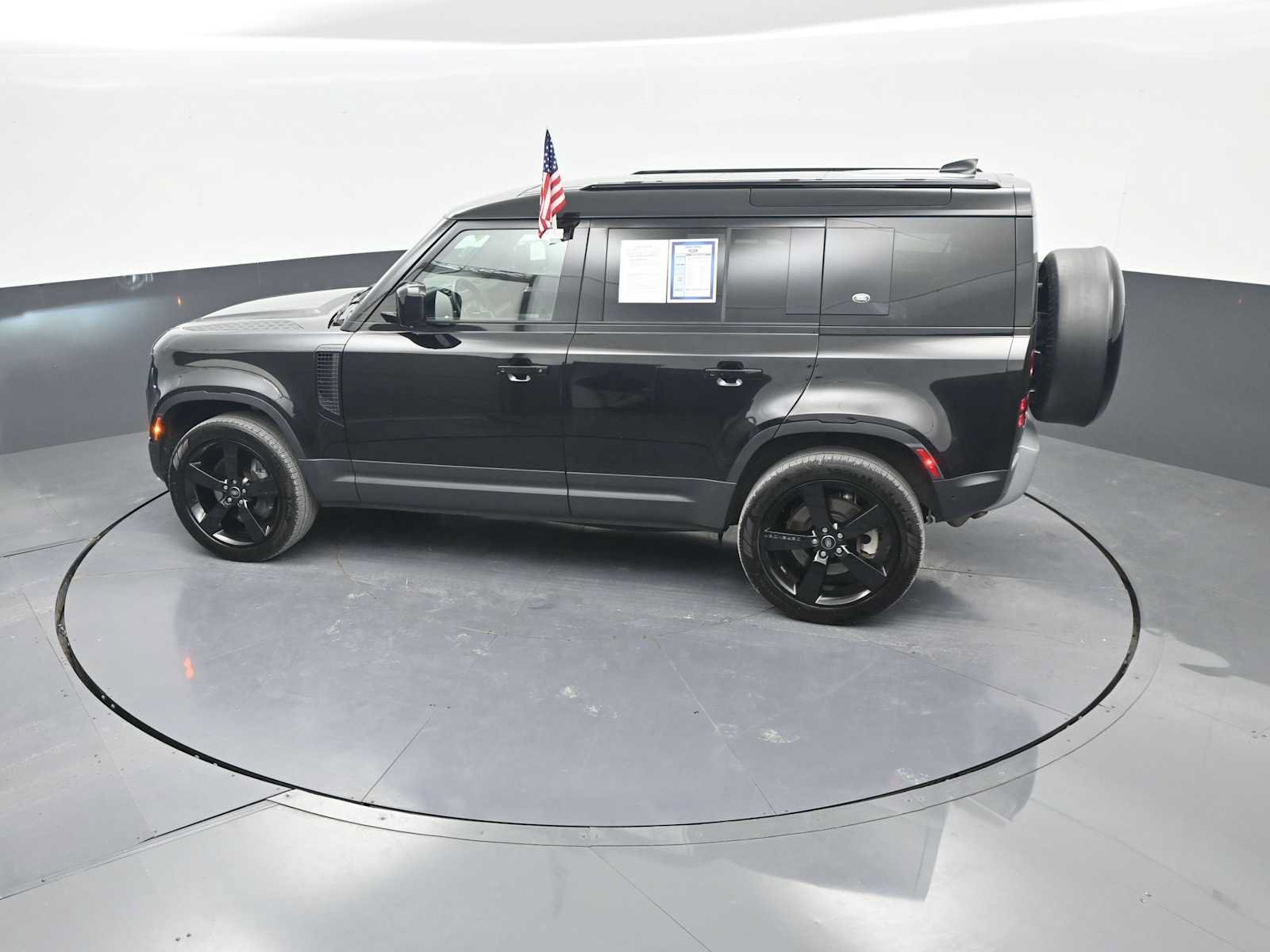 Used 2023 Land Rover Defender 110 SE AWD/4WD image 30
