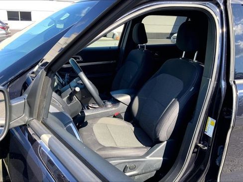 Used 2019 Ford Explorer XLT AWD/4WD image 24