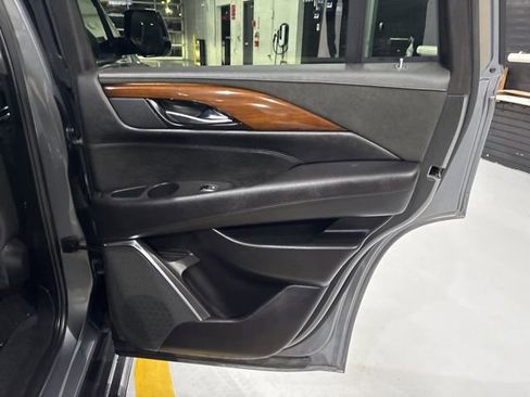 Used 2019 Cadillac Escalade Premium Luxury image 29