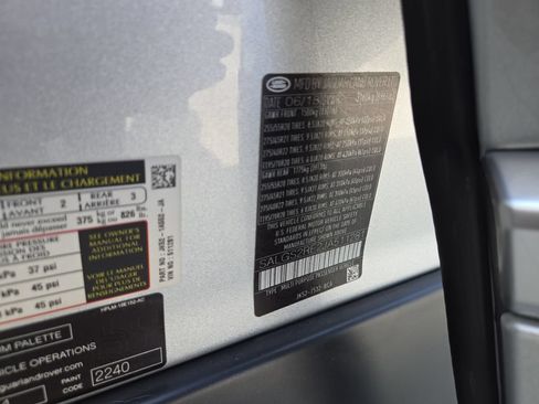 Used 2018 Land Rover Range Rover Supercharged AWD/4WD image 31