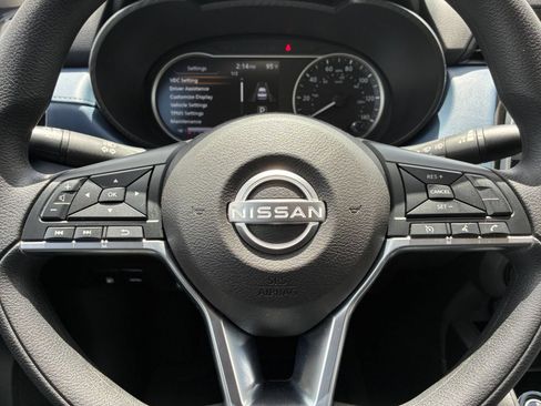 Used 2025 Nissan Versa SV FWD image 21