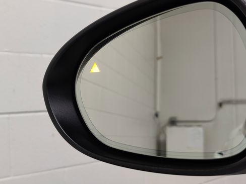 Used 2024 Alfa Romeo Giulia Veloce image 11