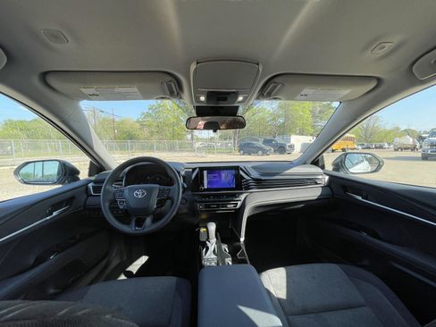 Used 2025 Toyota Camry LE image 14