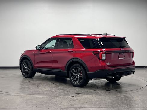 Used 2025 Ford Explorer ST-Line w/ Premium Package image 6