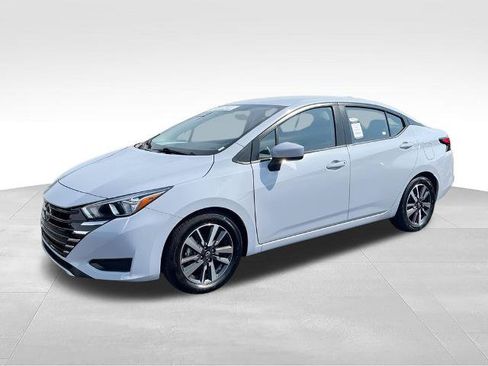 Certified 2023 Nissan Versa SV FWD image 4