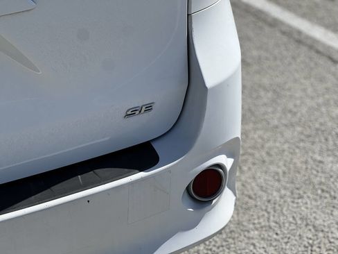 Used 2015 Toyota Sienna SE Premium image 9