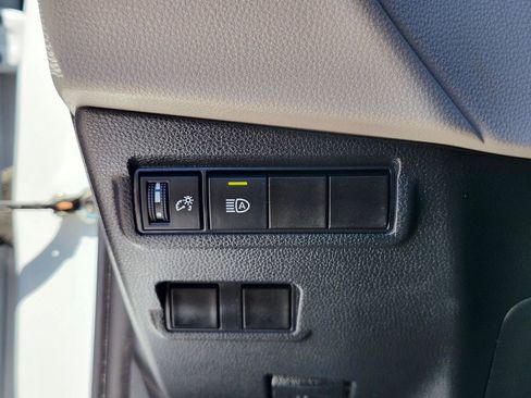 Used 2022 Toyota Corolla Cross LE w/ Moonroof Package AWD/4WD image 24