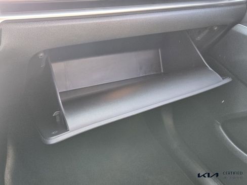 Certified 2025 Kia Sorento LX image 21