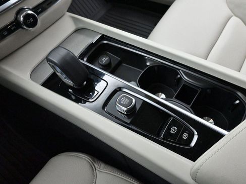 Used 2025 Volvo S60 B5 Plus w/ Protection Package Premier image 24