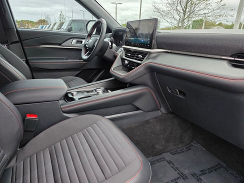 Used 2025 Ford Explorer ST-Line w/ Premium Package image 9