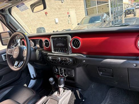 Used 2023 Jeep Gladiator Rubicon w/ LED Lighting Group AWD/4WD image 29
