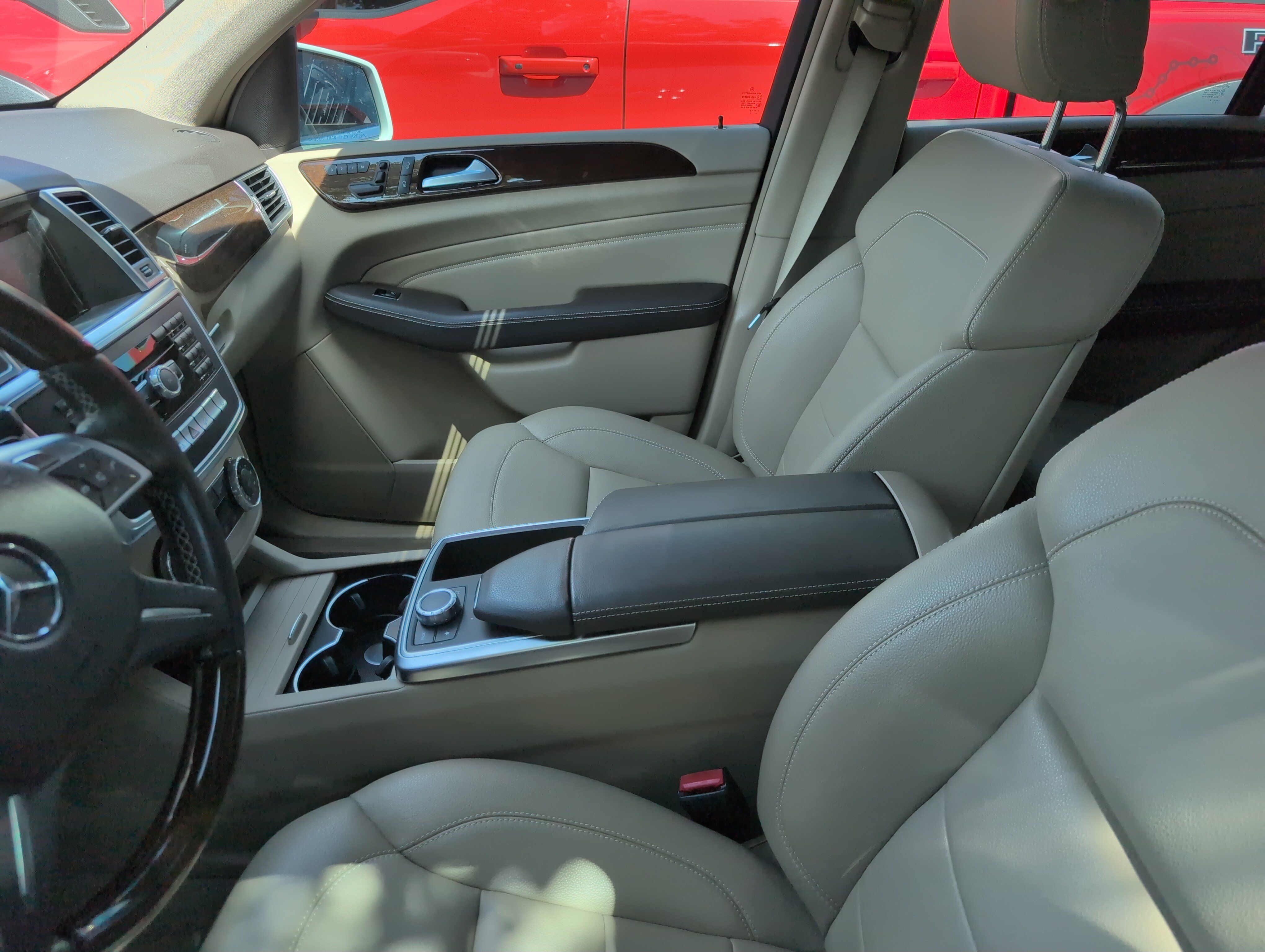 Used 2012 Mercedes-Benz ML 350 BlueTEC 4MATIC image 5