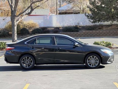 Used 2015 Toyota Camry SE FWD image 3