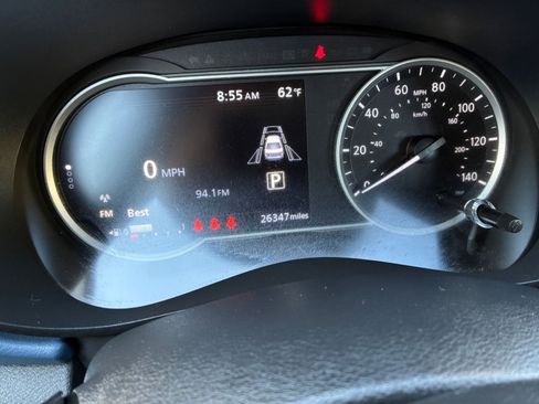 Used 2025 Nissan Versa SV image 38