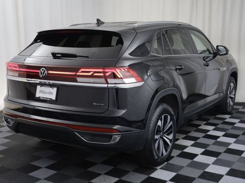 Certified 2024 Volkswagen Atlas Cross Sport SE AWD/4WD image 15