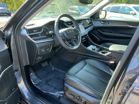 Used 2024 Jeep Grand Cherokee Limited 4xe image 32