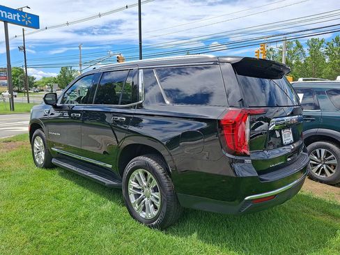 Used 2023 GMC Yukon SLT AWD/4WD image 14