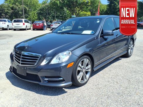 Used 2013 Mercedes-Benz E 350 4MATIC Sedan image 1