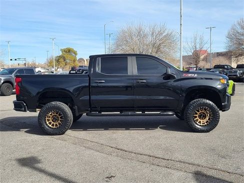 Used 2019 Chevrolet Silverado 1500 Custom Trail Boss w/ Custom Convenience Package image 2